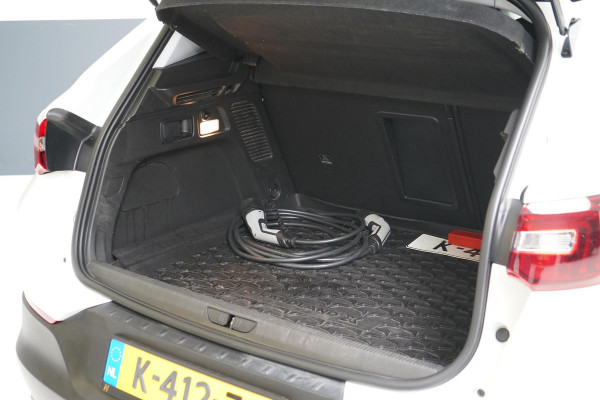 Opel Grandland X 1.6 Turbo Hybrid Business Elegance | Blind-Spot | 360 camera | Stoelverwarming | Sportstoelen | Trekhaak | Carplay
