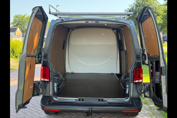 Volkswagen Transporter 2.0 TDI T6.1 L2H1 Imperiaal Trekhaak Camera Cruise Airco