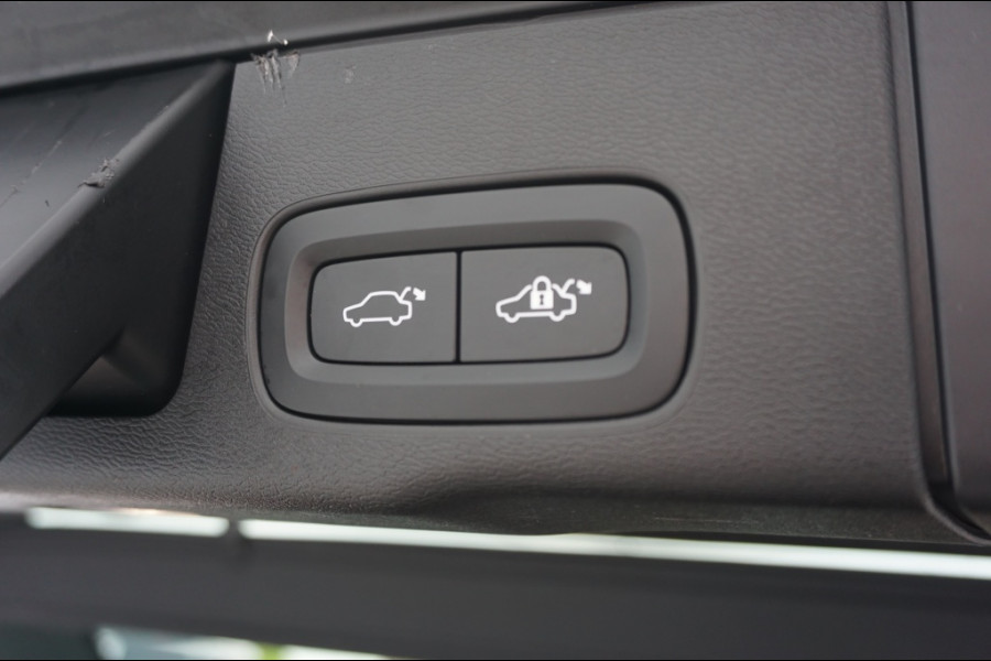 Volvo XC60 350PK T6 AWD CORE PHEV | PANO | SUPER LUXE | CLIMATEPACK