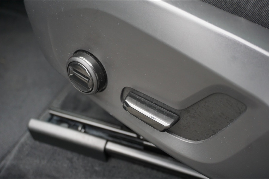 Volvo XC60 350PK T6 AWD CORE PHEV | PANO | SUPER LUXE | CLIMATEPACK