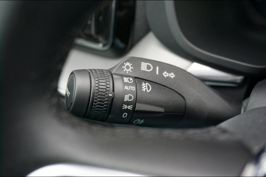 Volvo XC60 350PK T6 AWD CORE PHEV | PANO | SUPER LUXE | CLIMATEPACK