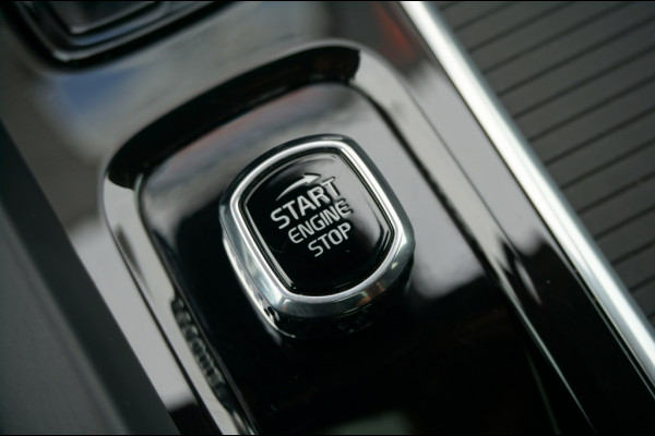 Volvo XC60 350PK T6 AWD CORE PHEV | PANO | SUPER LUXE | CLIMATEPACK