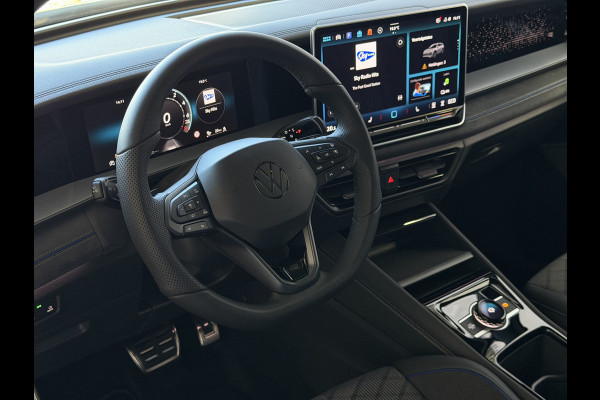 Volkswagen Tayron 1.5 eHybrid 272PK R-LINE TREKHAAK BLACK-STYLE 20''LMV PANO SCHUIFDAK ERGO.STOEL MASSAGE TRAILER.ASSIST