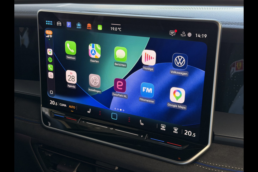 Volkswagen Tayron 1.5 eHybrid 272PK R-LINE TREKHAAK BLACK-STYLE 20''LMV PANO SCHUIFDAK ERGO.STOEL MASSAGE TRAILER.ASSIST