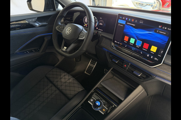 Volkswagen Tayron 1.5 eHybrid 272PK R-LINE TREKHAAK BLACK-STYLE 20''LMV PANO SCHUIFDAK ERGO.STOEL MASSAGE TRAILER.ASSIST