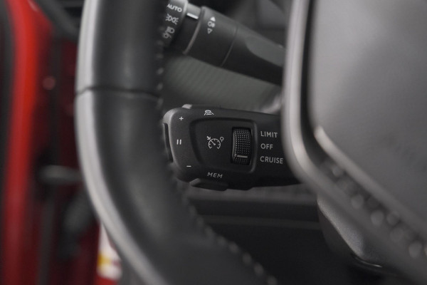 Peugeot 2008 PureTech 130 Allure | Camera | Adaptieve Cruise Control | Navigatie | Parkeersensoren
