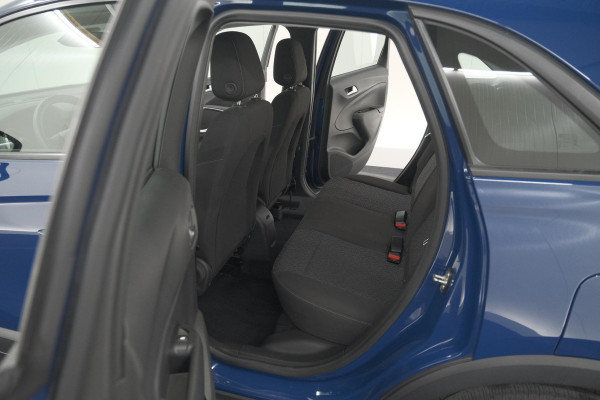 Opel Crossland X 1.2 Turbo 110 Online Edition | Trekhaak | Apple Carplay | Cruise Control | 16 Inch Lichtmetalen Velgen