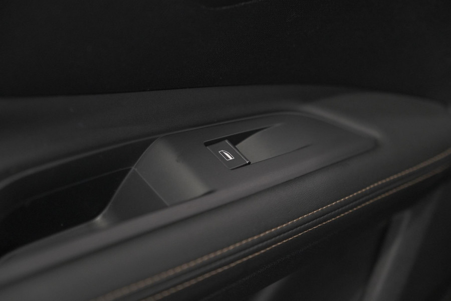 Peugeot 3008 1.6 HYbrid 225 GT Black Pack | Panoramadak | 360 Camera | Elektronische Kofferklep | Adaptieve Cruise Control