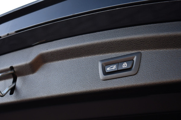 BMW X2 xDrive25e M-Sport Pano HUD El-zetels Camera Carplay 19inch