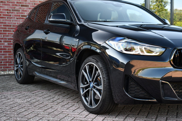 BMW X2 xDrive25e M-Sport Pano HUD El-zetels Camera Carplay 19inch