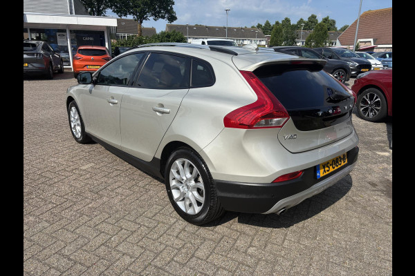 Volvo V40 Cross Country 1.5 T3 Polar+ Luxury | 150pk | Leder interieur | Panoramadak | Navigatie | Stoelverwarming |