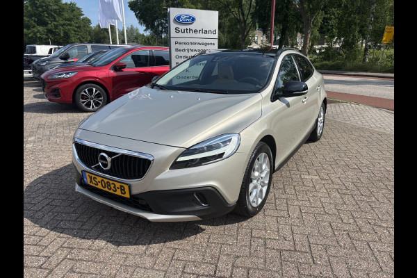 Volvo V40 Cross Country 1.5 T3 Polar+ Luxury | 150pk | Leder interieur | Panoramadak | Navigatie | Stoelverwarming |