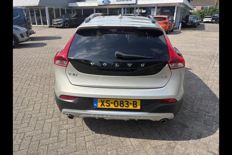 Volvo V40 Cross Country 1.5 T3 Polar+ Luxury | 150pk | Leder interieur | Panoramadak | Navigatie | Stoelverwarming |