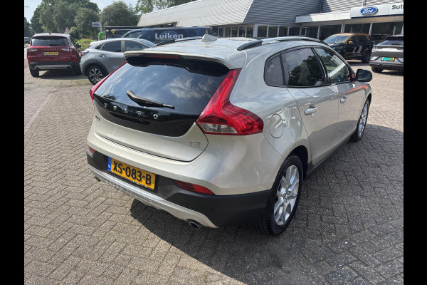 Volvo V40 Cross Country 1.5 T3 Polar+ Luxury | 150pk | Leder interieur | Panoramadak | Navigatie | Stoelverwarming |