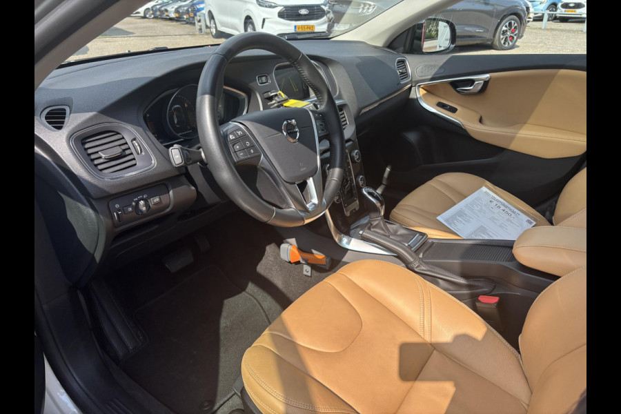 Volvo V40 Cross Country 1.5 T3 Polar+ Luxury | 150pk | Leder interieur | Panoramadak | Navigatie | Stoelverwarming |