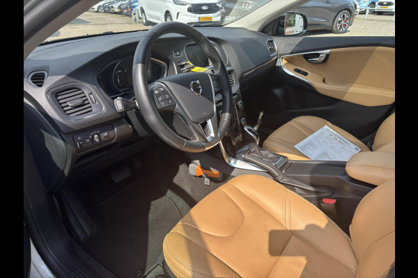 Volvo V40 Cross Country 1.5 T3 Polar+ Luxury | 150pk | Leder interieur | Panoramadak | Navigatie | Stoelverwarming |