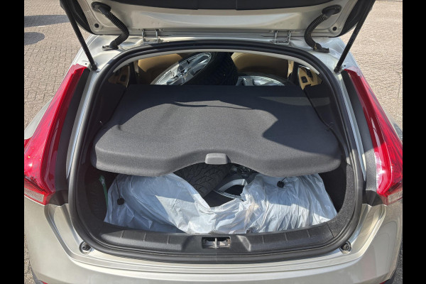 Volvo V40 Cross Country 1.5 T3 Polar+ Luxury | 150pk | Leder interieur | Panoramadak | Navigatie | Stoelverwarming |