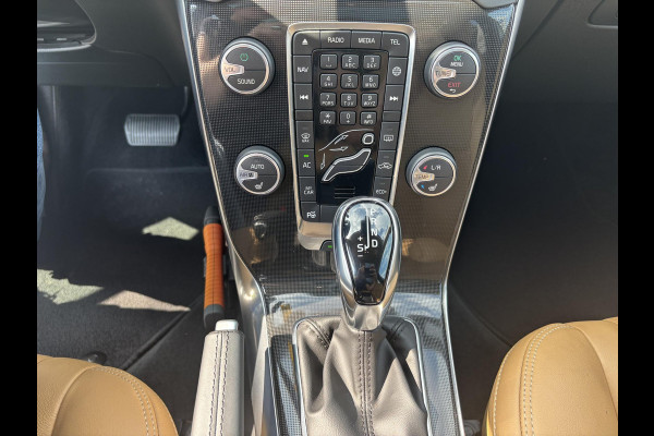 Volvo V40 Cross Country 1.5 T3 Polar+ Luxury | 150pk | Leder interieur | Panoramadak | Navigatie | Stoelverwarming |