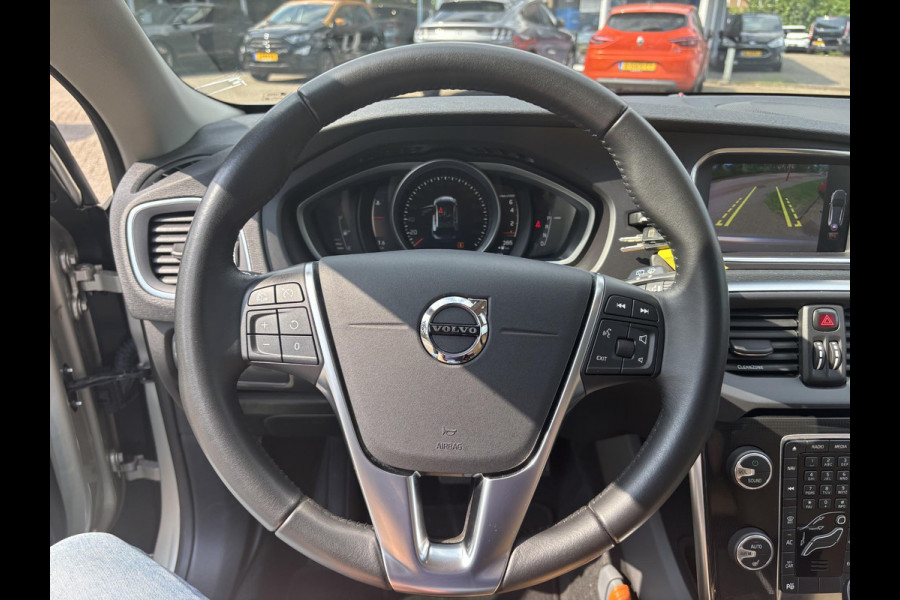 Volvo V40 Cross Country 1.5 T3 Polar+ Luxury | 150pk | Leder interieur | Panoramadak | Navigatie | Stoelverwarming |