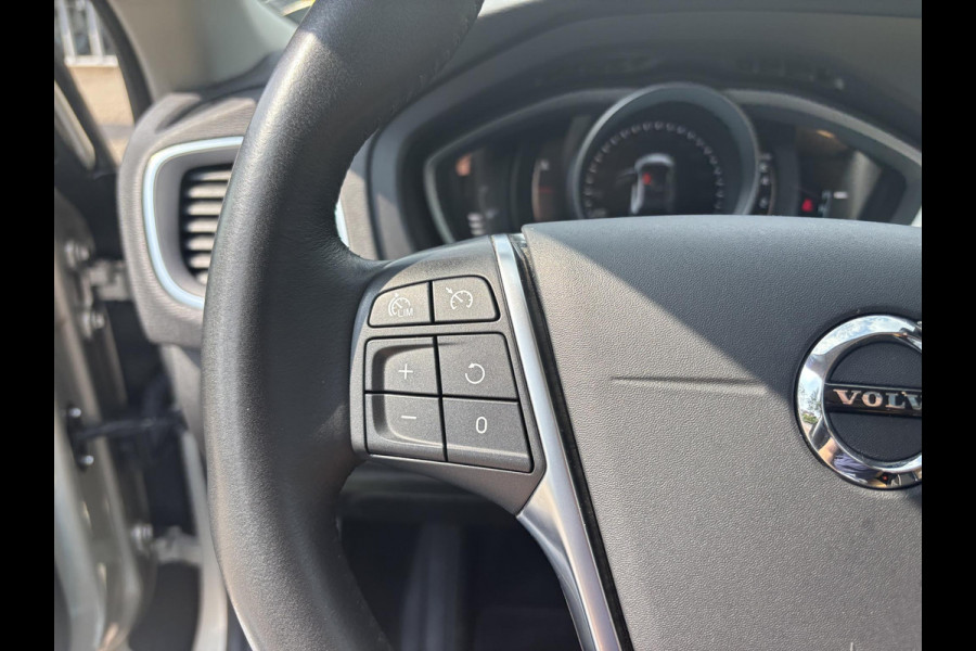 Volvo V40 Cross Country 1.5 T3 Polar+ Luxury | 150pk | Leder interieur | Panoramadak | Navigatie | Stoelverwarming |