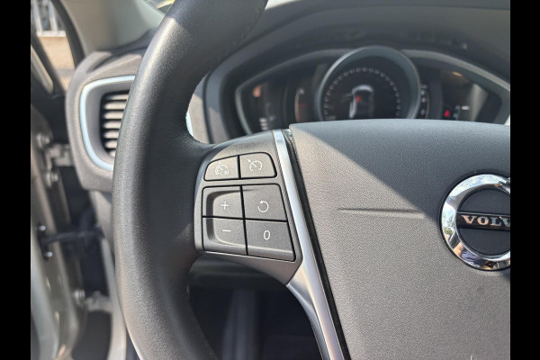 Volvo V40 Cross Country 1.5 T3 Polar+ Luxury | 150pk | Leder interieur | Panoramadak | Navigatie | Stoelverwarming |