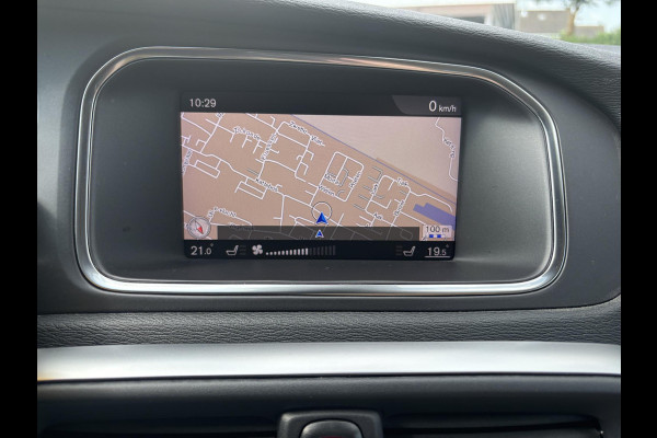Volvo V40 Cross Country 1.5 T3 Polar+ Luxury | 150pk | Leder interieur | Panoramadak | Navigatie | Stoelverwarming |