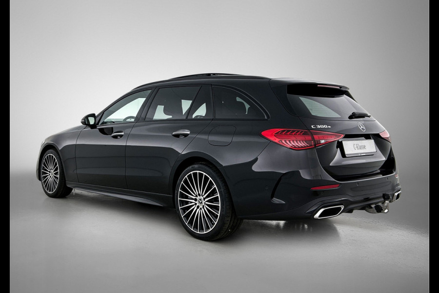 Mercedes-Benz C-Klasse Estate 300 e 140 Years Edition | Comfortpakket Plus | Nightpakket | Parkeerpakket met 360°-camera | Trekhaak | Middenconsole metaalstructuur | GUARD 360° Plus | Panoramaschuifdak | Warmtewerend, donkergetint glas |  19" multispaaks lichtmetalen AMG-velgen |