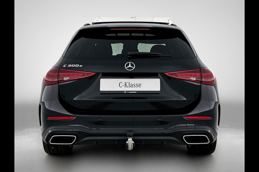 Mercedes-Benz C-Klasse Estate 300 e 140 Years Edition | Comfortpakket Plus | Nightpakket | Parkeerpakket met 360°-camera | Trekhaak | Middenconsole metaalstructuur | GUARD 360° Plus | Panoramaschuifdak | Warmtewerend, donkergetint glas |  19" multispaaks lichtmetalen AMG-velgen |