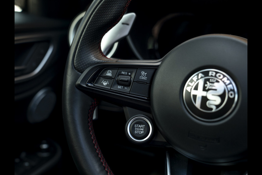 Alfa Romeo Giulia 2.0T GME AWD Competizione 280pk | Pano-dak | Harman/Kardon | ADAS Pack 2