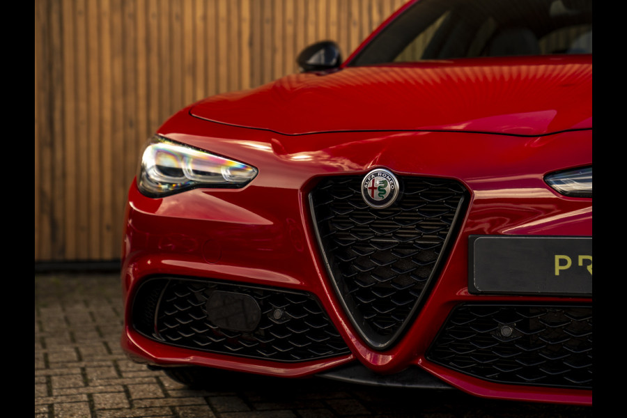 Alfa Romeo Giulia 2.0T GME AWD Competizione 280pk | Pano-dak | Harman/Kardon | ADAS Pack 2
