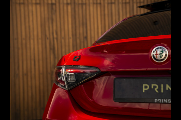Alfa Romeo Giulia 2.0T GME AWD Competizione 280pk | Pano-dak | Harman/Kardon | ADAS Pack 2