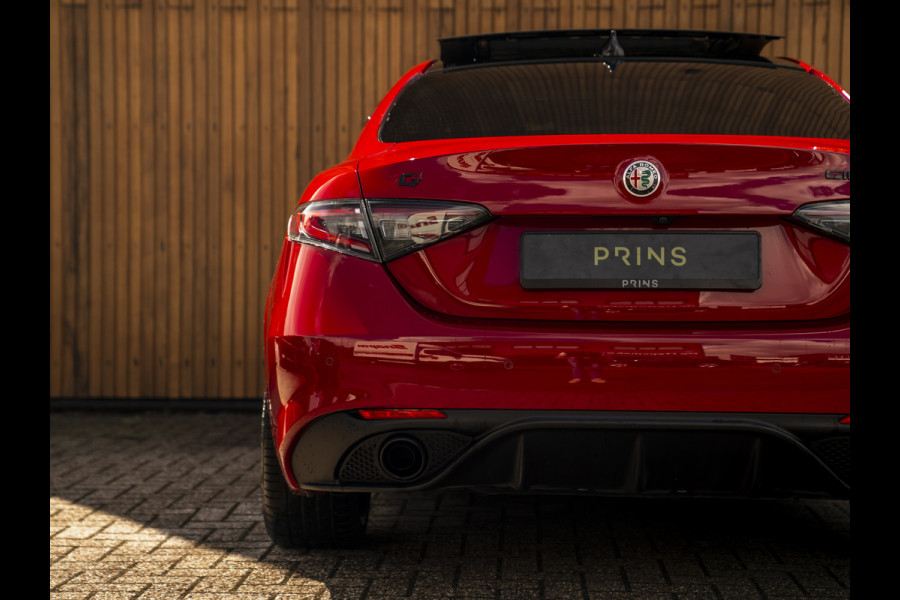 Alfa Romeo Giulia 2.0T GME AWD Competizione 280pk | Pano-dak | Harman/Kardon | ADAS Pack 2