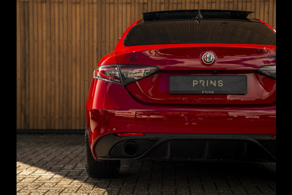 Alfa Romeo Giulia 2.0T GME AWD Competizione 280pk | Pano-dak | Harman/Kardon | ADAS Pack 2