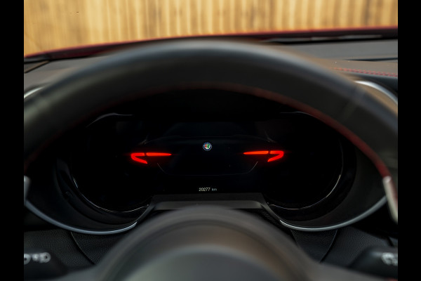 Alfa Romeo Giulia 2.0T GME AWD Competizione 280pk | Pano-dak | Harman/Kardon | ADAS Pack 2