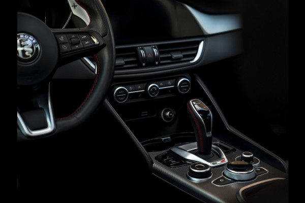 Alfa Romeo Giulia 2.0T GME AWD Competizione 280pk | Pano-dak | Harman/Kardon | ADAS Pack 2