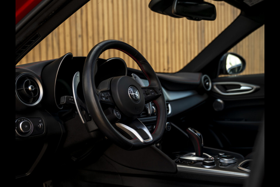 Alfa Romeo Giulia 2.0T GME AWD Competizione 280pk | Pano-dak | Harman/Kardon | ADAS Pack 2