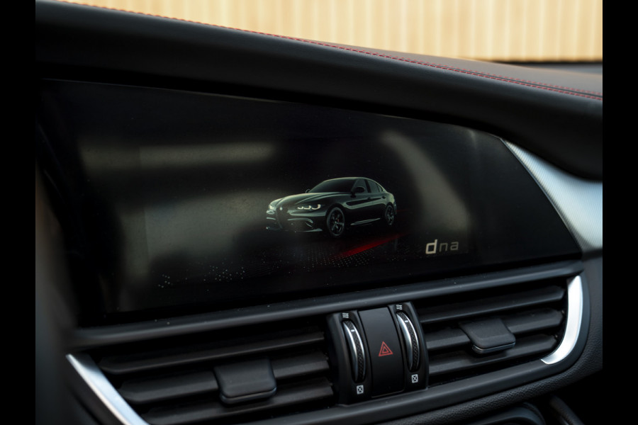 Alfa Romeo Giulia 2.0T GME AWD Competizione 280pk | Pano-dak | Harman/Kardon | ADAS Pack 2