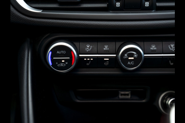 Alfa Romeo Giulia 2.0T GME AWD Competizione 280pk | Pano-dak | Harman/Kardon | ADAS Pack 2