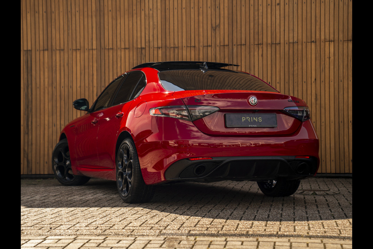 Alfa Romeo Giulia 2.0T GME AWD Competizione 280pk | Pano-dak | Harman/Kardon | ADAS Pack 2