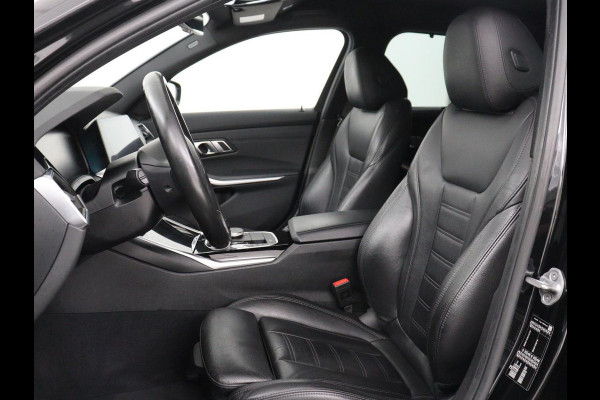 BMW 3-serie 320i Executive Edition | Sport Line | Leder | Carplay | Sportstoelen | Sfeerverlichting | Full LED | 18'' velgen | Live Cockpit | Parkeerhulp | Navigatie | Cruise control | Bluetooth | Climate control | Keyless start | Elektrische kofferklep