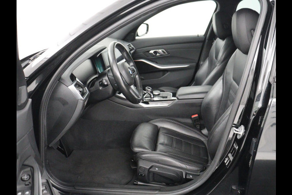 BMW 3-serie 320i Executive Edition | Sport Line | Leder | Carplay | Sportstoelen | Sfeerverlichting | Full LED | 18'' velgen | Live Cockpit | Parkeerhulp | Navigatie | Cruise control | Bluetooth | Climate control | Keyless start | Elektrische kofferklep