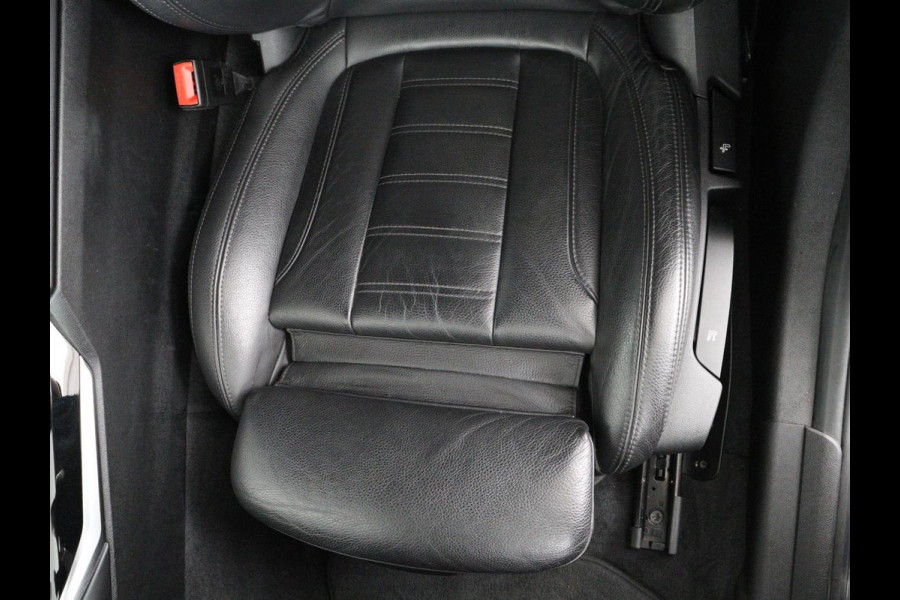 BMW 3-serie 320i Executive Edition | Sport Line | Leder | Carplay | Sportstoelen | Sfeerverlichting | Full LED | 18'' velgen | Live Cockpit | Parkeerhulp | Navigatie | Cruise control | Bluetooth | Climate control | Keyless start | Elektrische kofferklep