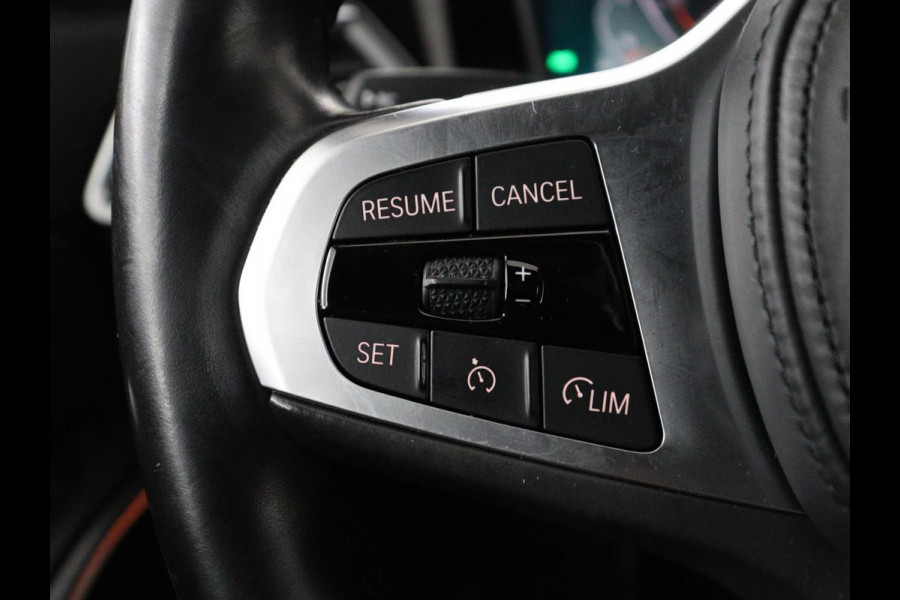 BMW 3-serie 320i Executive Edition | Sport Line | Leder | Carplay | Sportstoelen | Sfeerverlichting | Full LED | 18'' velgen | Live Cockpit | Parkeerhulp | Navigatie | Cruise control | Bluetooth | Climate control | Keyless start | Elektrische kofferklep