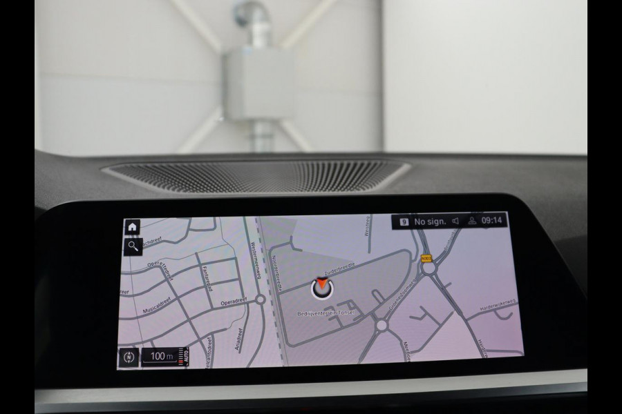 BMW 3-serie 320i Executive Edition | Sport Line | Leder | Carplay | Sportstoelen | Sfeerverlichting | Full LED | 18'' velgen | Live Cockpit | Parkeerhulp | Navigatie | Cruise control | Bluetooth | Climate control | Keyless start | Elektrische kofferklep