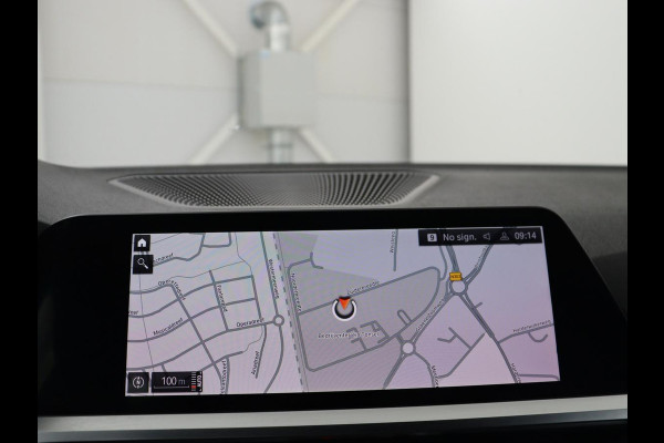 BMW 3-serie 320i Executive Edition | Sport Line | Leder | Carplay | Sportstoelen | Sfeerverlichting | Full LED | 18'' velgen | Live Cockpit | Parkeerhulp | Navigatie | Cruise control | Bluetooth | Climate control | Keyless start | Elektrische kofferklep