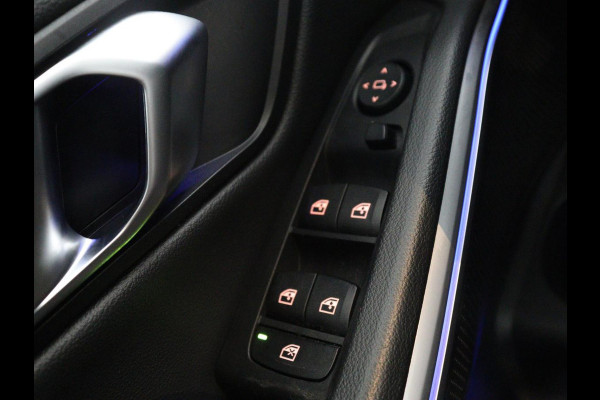BMW 3-serie 320i Executive Edition | Sport Line | Leder | Carplay | Sportstoelen | Sfeerverlichting | Full LED | 18'' velgen | Live Cockpit | Parkeerhulp | Navigatie | Cruise control | Bluetooth | Climate control | Keyless start | Elektrische kofferklep