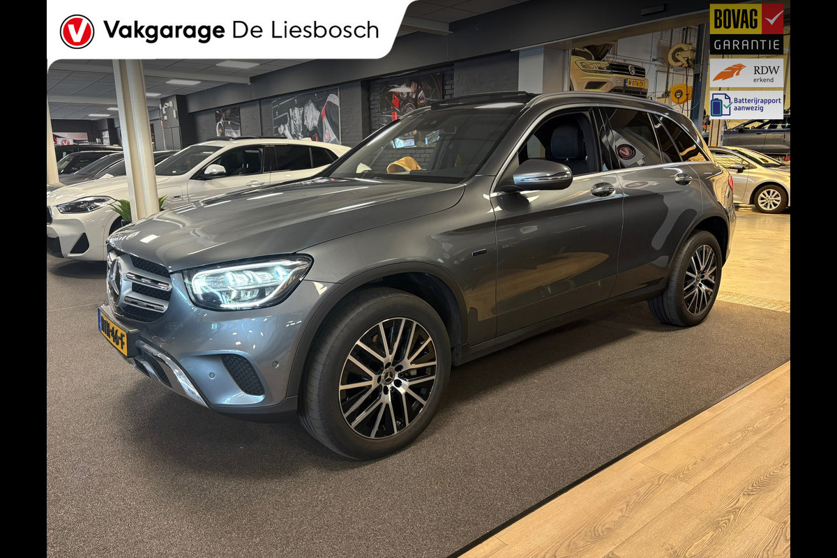 Mercedes-Benz GLC 300e 4MATIC Premium Plus / soh100% / trekhaak / sfeer verlichting / panorama-dak / virtual