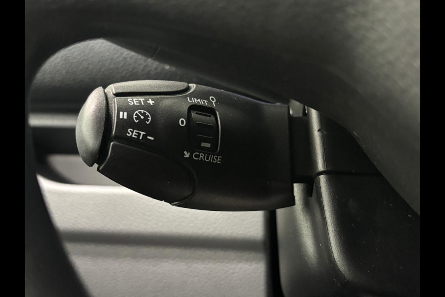 Opel Vivaro 2.0 CDTI L3H1 Edition Airco Navigatie Bluetooth Parkeersensoren 3-Zits Camera