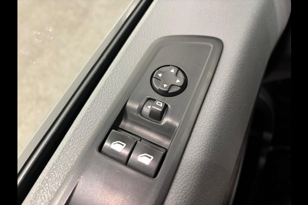 Opel Vivaro 2.0 CDTI L3H1 Edition Airco Navigatie Bluetooth Parkeersensoren 3-Zits Camera