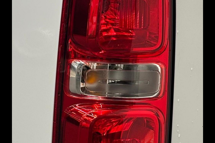 Opel Vivaro 2.0 CDTI L3H1 Edition Airco Navigatie Bluetooth Parkeersensoren 3-Zits Camera